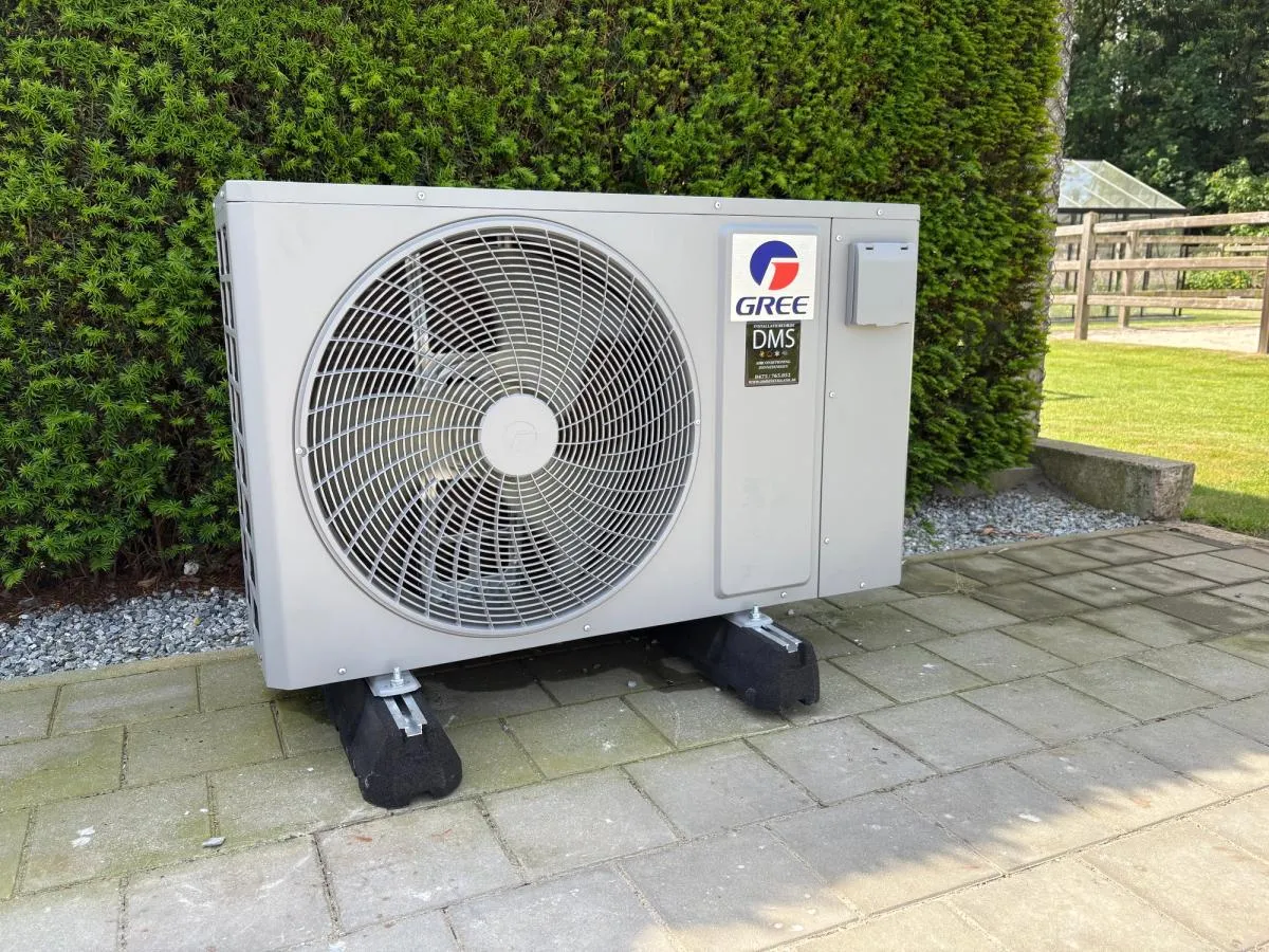 Gree zwembadwarmtepomp geïnstalleerd in Averbode